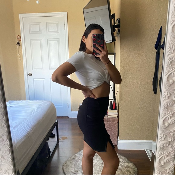 G by Guess Black, High-Waisted Mini Skirt - Picture 12 of 12